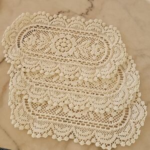 Elegant Cream Intricate Collectable Vintage Lace Table Placemat Doilies 3 Piece